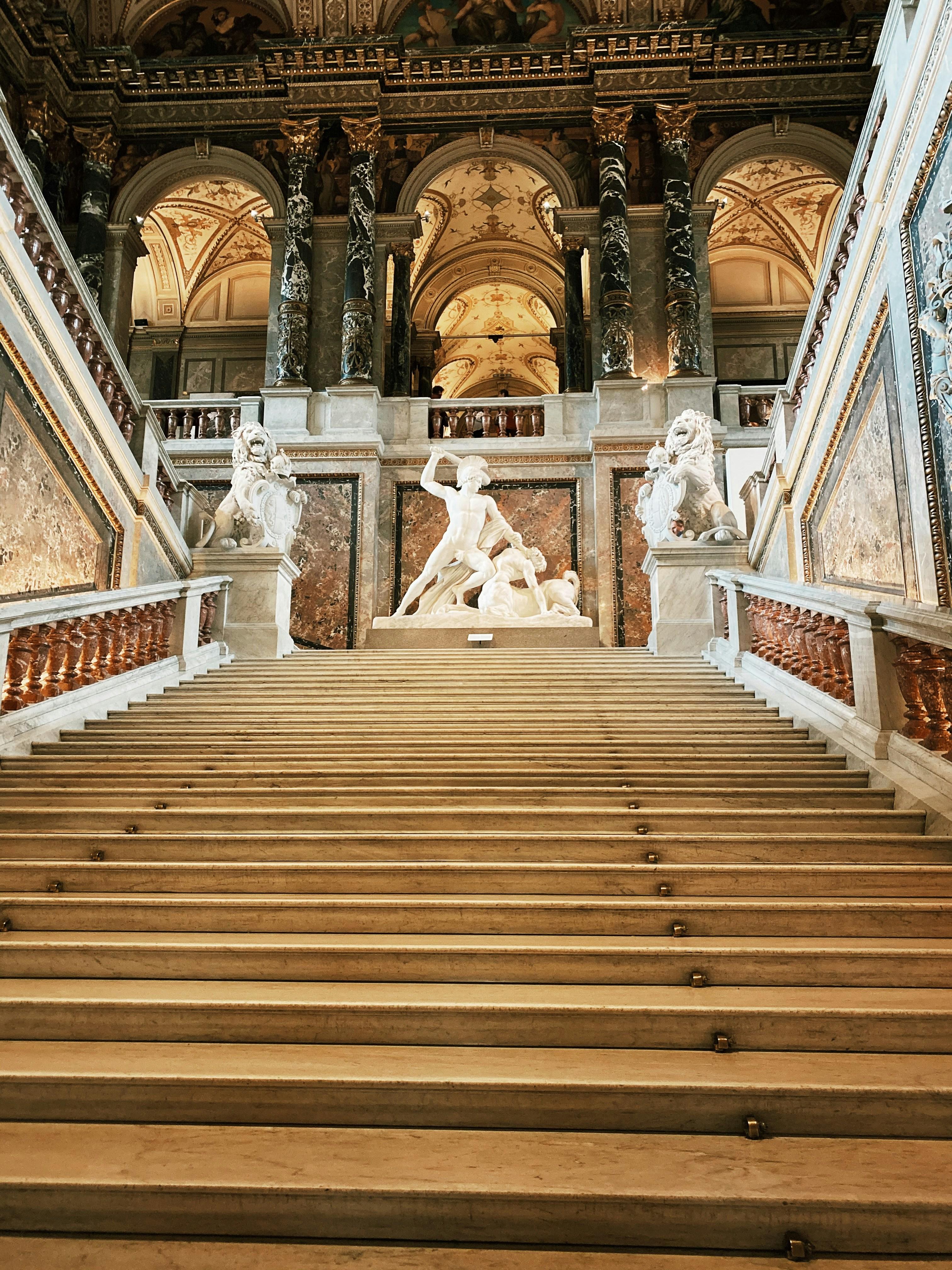 L'escalier du musée de l'histoire de l'art de Vienne 